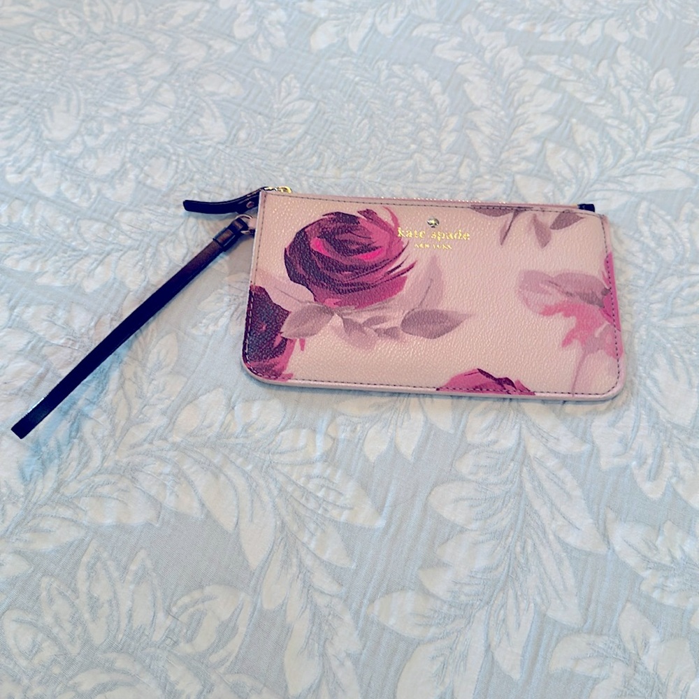 NWOT Kate Spade floral Leather Wristlet Wristlet 7 in x 4 in